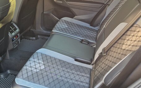 Volkswagen Tiguan II, 2021 год, 4 800 000 рублей, 20 фотография