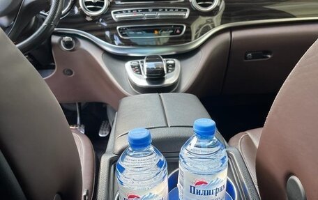 Mercedes-Benz V-Класс, 2017 год, 4 150 000 рублей, 3 фотография