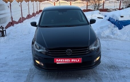 Volkswagen Polo VI (EU Market), 2017 год, 900 000 рублей, 2 фотография