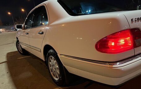 Mercedes-Benz E-Класс, 1997 год, 2 500 000 рублей, 4 фотография