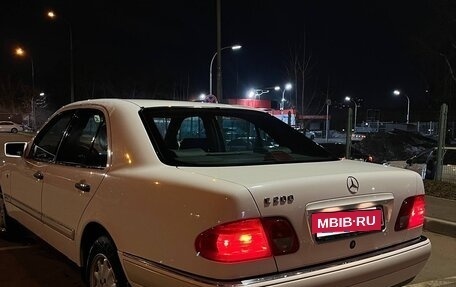 Mercedes-Benz E-Класс, 1997 год, 2 500 000 рублей, 5 фотография