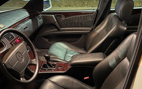 Mercedes-Benz E-Класс, 1997 год, 2 500 000 рублей, 11 фотография