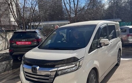 Honda Stepwgn IV, 2019 год, 2 670 000 рублей, 2 фотография