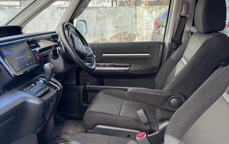 Honda Stepwgn IV, 2019 год, 2 670 000 рублей, 18 фотография