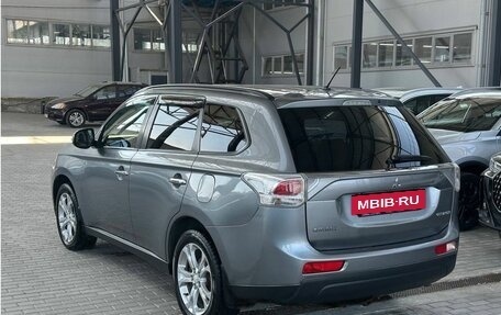 Mitsubishi Outlander III рестайлинг 3, 2013 год, 1 399 900 рублей, 3 фотография