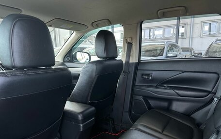 Mitsubishi Outlander III рестайлинг 3, 2013 год, 1 399 900 рублей, 14 фотография