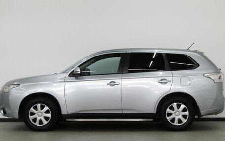 Mitsubishi Outlander III рестайлинг 3, 2013 год, 1 350 000 рублей, 2 фотография