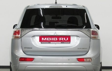 Mitsubishi Outlander III рестайлинг 3, 2013 год, 1 350 000 рублей, 4 фотография