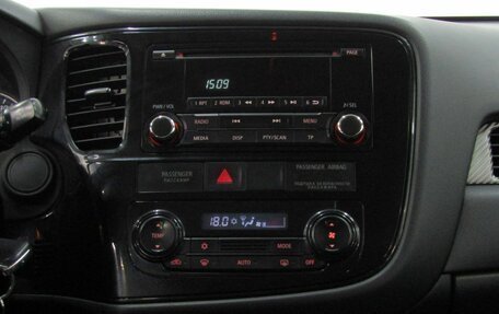 Mitsubishi Outlander III рестайлинг 3, 2013 год, 1 350 000 рублей, 19 фотография