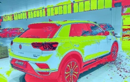 Volkswagen T-Roc I, 2021 год, 2 600 000 рублей, 2 фотография