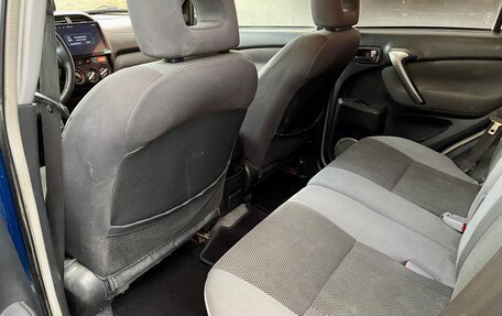 Toyota RAV4, 2003 год, 750 000 рублей, 23 фотография