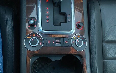 Volkswagen Touareg III, 2008 год, 1 300 000 рублей, 25 фотография