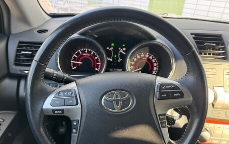 Toyota Highlander III, 2013 год, 2 800 000 рублей, 14 фотография