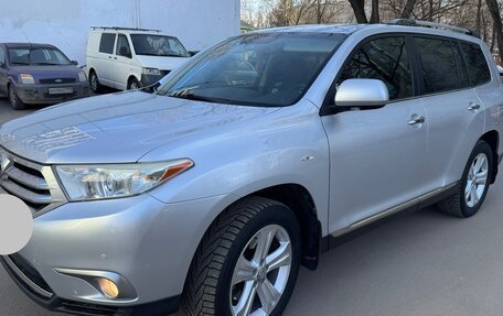 Toyota Highlander III, 2013 год, 2 800 000 рублей, 3 фотография