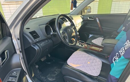 Toyota Highlander III, 2013 год, 2 800 000 рублей, 18 фотография