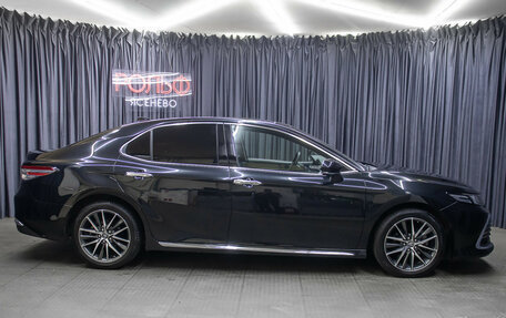 Toyota Camry, 2023 год, 3 849 000 рублей, 4 фотография