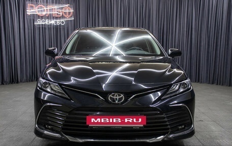 Toyota Camry, 2023 год, 3 849 000 рублей, 2 фотография