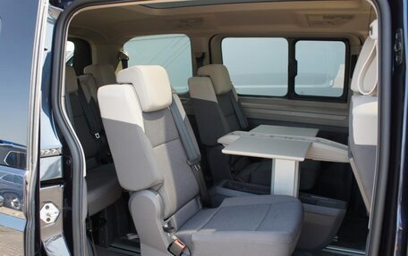 Volkswagen Multivan, 2023 год, 6 690 000 рублей, 9 фотография