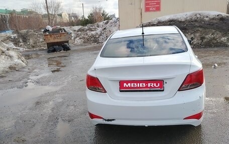 Hyundai Solaris II рестайлинг, 2015 год, 550 000 рублей, 1 фотография