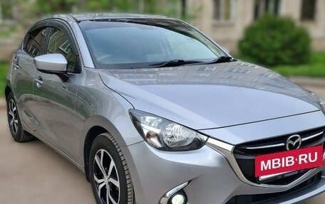 Mazda Demio IV, 2016 год, 1 050 000 рублей, 2 фотография