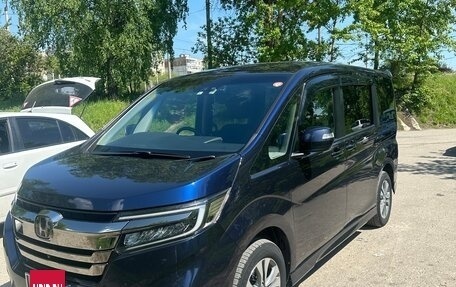 Honda Stepwgn IV, 2018 год, 2 850 000 рублей, 2 фотография