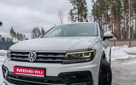 Volkswagen Tiguan II, 2019 год, 3 000 000 рублей, 2 фотография