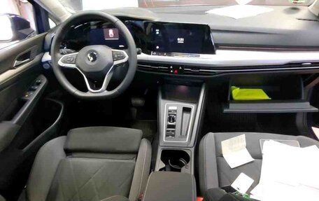 Volkswagen Golf VIII, 2022 год, 2 325 000 рублей, 10 фотография