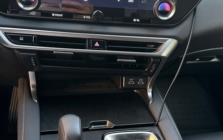 Lexus RX IV рестайлинг, 2023 год, 8 600 000 рублей, 18 фотография