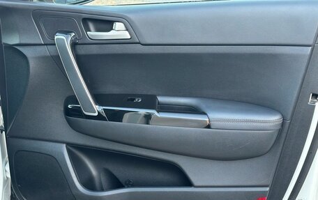 KIA Sportage IV рестайлинг, 2020 год, 2 675 000 рублей, 23 фотография