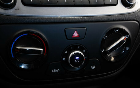 Hyundai Solaris II рестайлинг, 2017 год, 999 000 рублей, 12 фотография