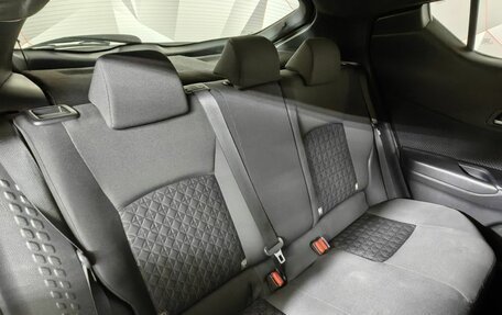 Toyota C-HR I рестайлинг, 2020 год, 2 450 000 рублей, 17 фотография