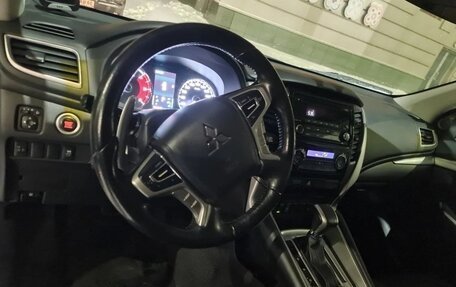 Mitsubishi Pajero Sport III рестайлинг, 2019 год, 2 800 000 рублей, 4 фотография