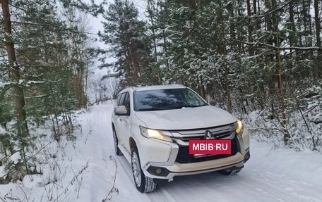 Mitsubishi Pajero Sport III рестайлинг, 2019 год, 2 800 000 рублей, 2 фотография