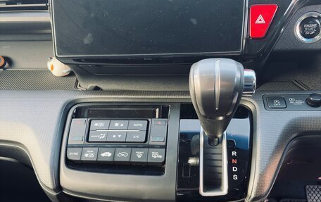 Honda Stepwgn IV, 2015 год, 1 880 000 рублей, 7 фотография