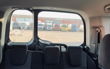 Honda Stepwgn IV, 2015 год, 1 880 000 рублей, 11 фотография