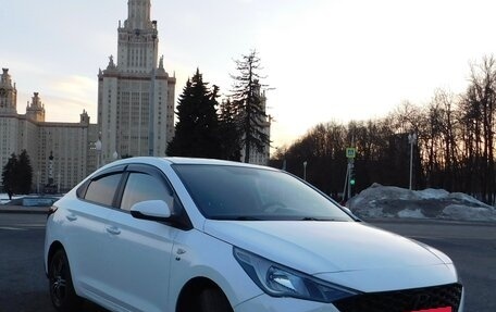 Hyundai Solaris II рестайлинг, 2021 год, 1 500 000 рублей, 2 фотография