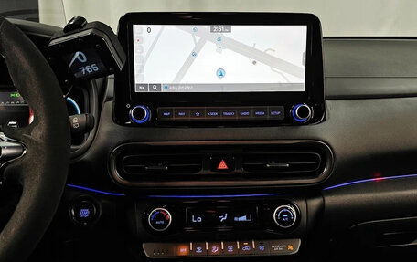 Hyundai Kona I, 2023 год, 1 880 060 рублей, 12 фотография