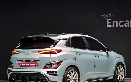 Hyundai Kona I, 2023 год, 1 880 060 рублей, 2 фотография