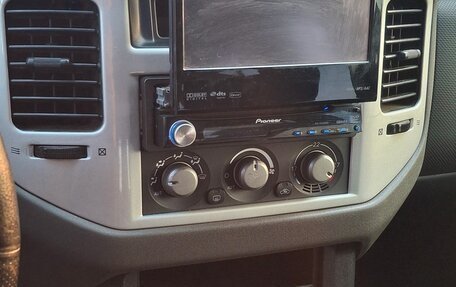 Mitsubishi Pajero III рестайлинг, 2005 год, 1 000 000 рублей, 15 фотография