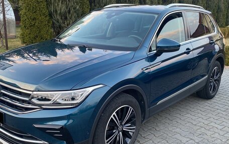 Volkswagen Tiguan II, 2022 год, 3 200 000 рублей, 1 фотография