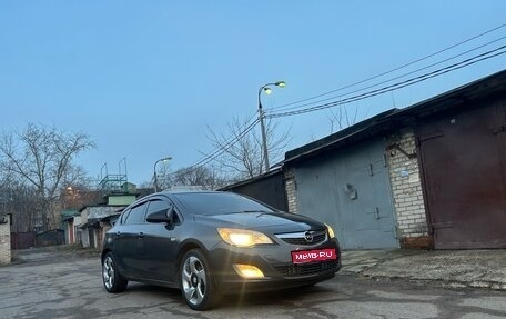 Opel Astra J, 2011 год, 645 000 рублей, 1 фотография