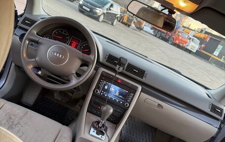 Audi A4, 2004 год, 850 000 рублей, 6 фотография