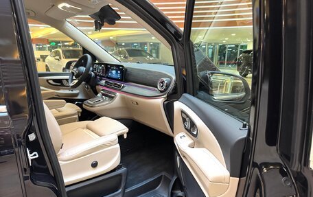 Mercedes-Benz V-Класс, 2025 год, 14 390 000 рублей, 22 фотография