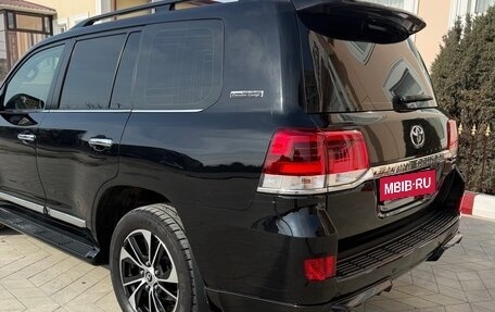 Toyota Land Cruiser 200, 2017 год, 6 400 000 рублей, 4 фотография