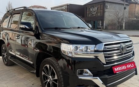 Toyota Land Cruiser 200, 2017 год, 6 400 000 рублей, 3 фотография