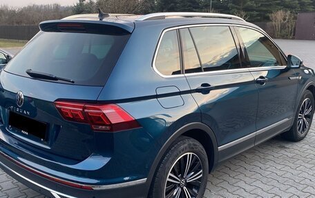 Volkswagen Tiguan II, 2022 год, 3 200 000 рублей, 3 фотография