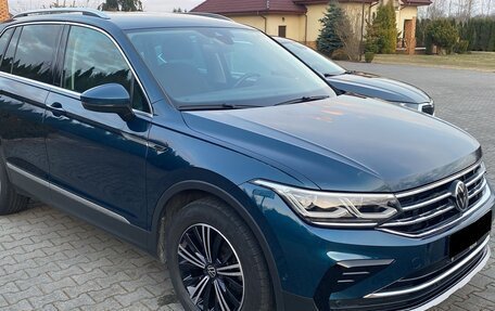 Volkswagen Tiguan II, 2022 год, 3 200 000 рублей, 5 фотография