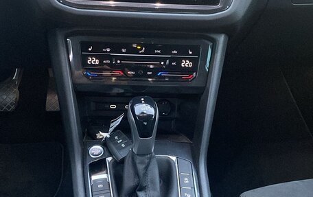 Volkswagen Tiguan II, 2022 год, 3 200 000 рублей, 19 фотография