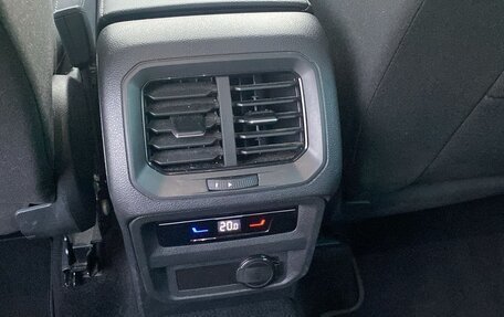 Volkswagen Tiguan II, 2022 год, 3 200 000 рублей, 12 фотография