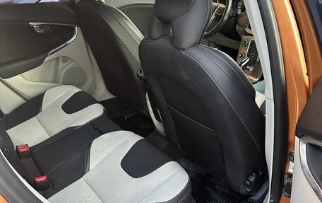 Volvo V40 II рестайлинг, 2013 год, 955 000 рублей, 10 фотография